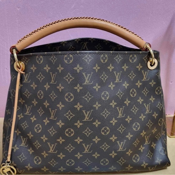 Louis Vuitton Handbags - Authentic Louis Vuitton Artsy MM